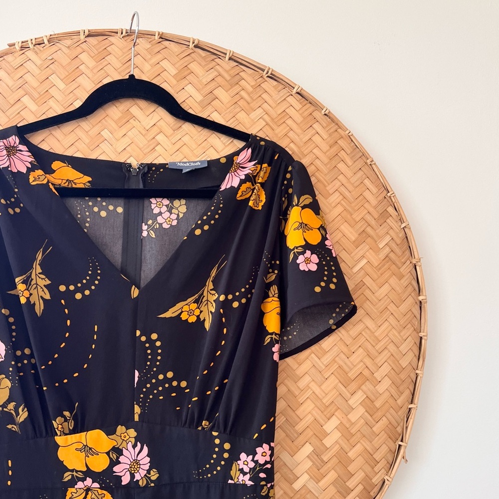 PLUS SIZE MODCLOTH VINTAGE STYLE EVERYTHING‎ & MORE BLACK FLORAL ROMPER JUMPSUIT - Picture 6 of 13